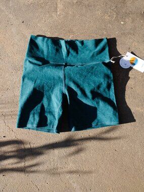 Vuori Clean Elevation Shorty NWT — Jade Heather — Size L — High Rise Biker Short